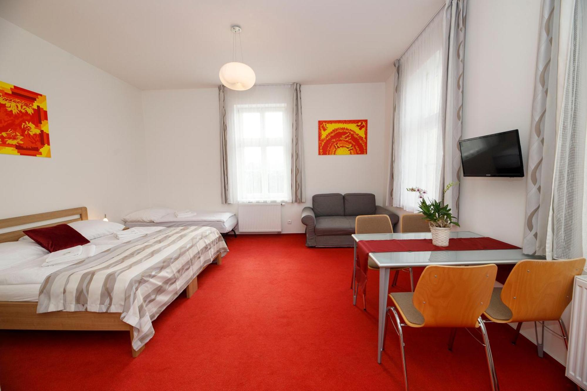 Penzion U Sv. Krystofa Prag Exteriör bild