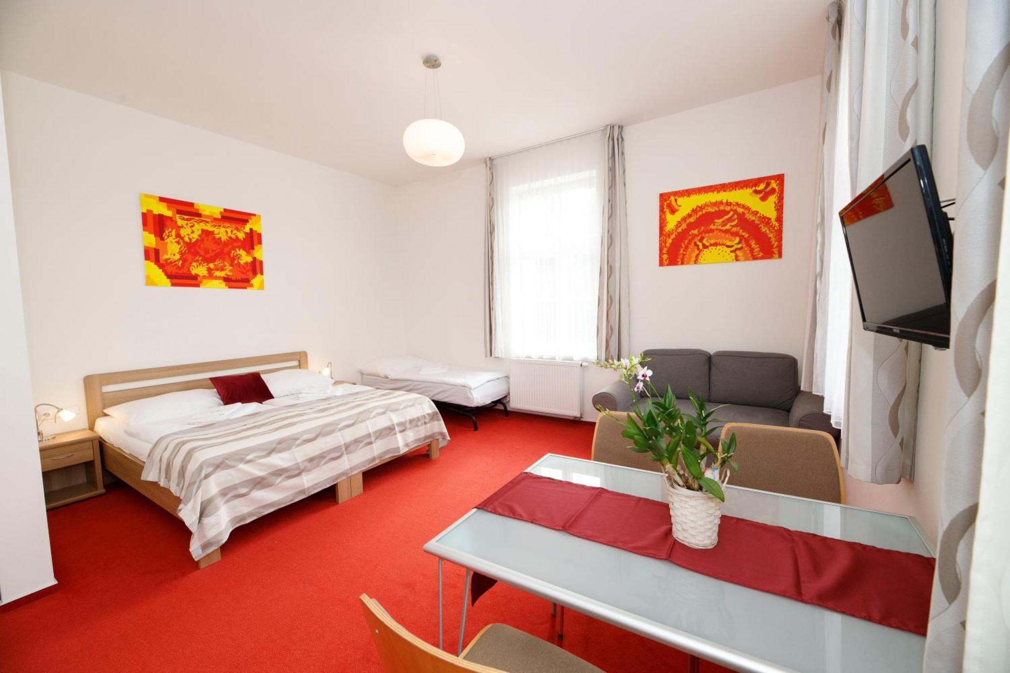 Penzion U Sv. Krystofa Prag Exteriör bild