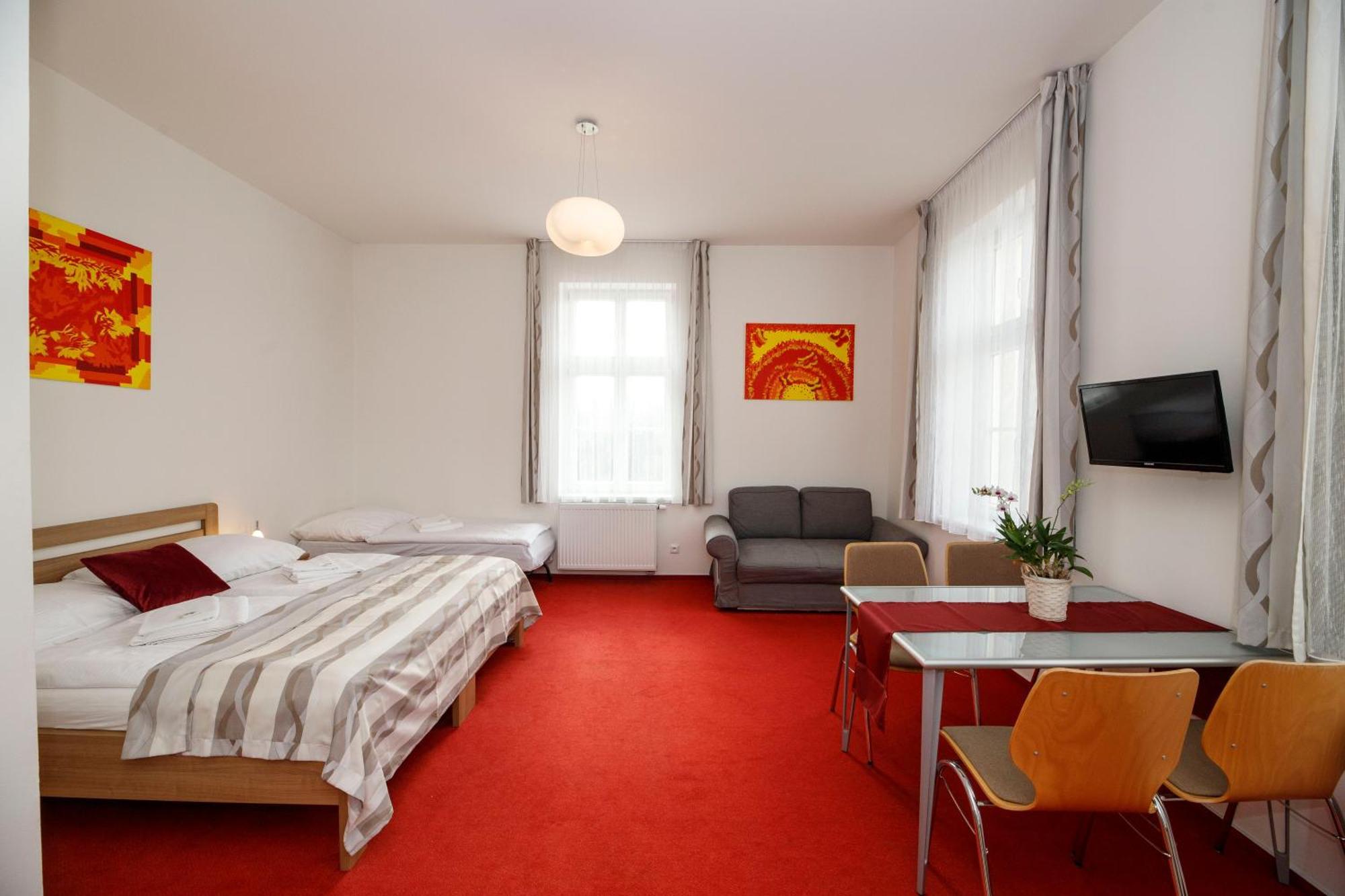 Penzion U Sv. Krystofa Prag Exteriör bild
